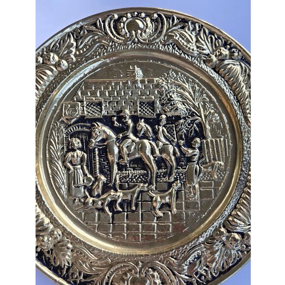 Set of 5 Vintage 3D Brass Embossed Metal Wall Plates, Life and Pub scenes - Picture 15 of 16